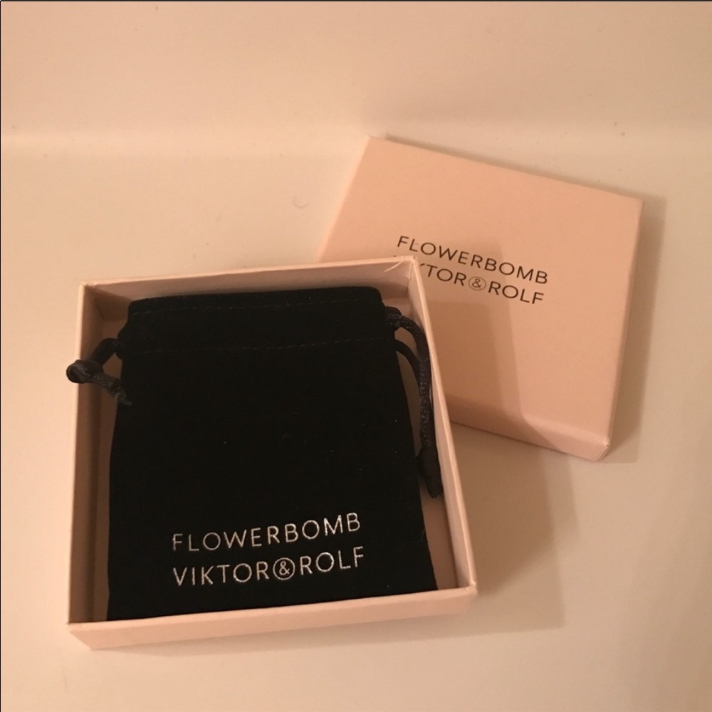 *New* VIKTOR & ROLF FLOWERBOMB Compact Mirror - Picture 3 of 3